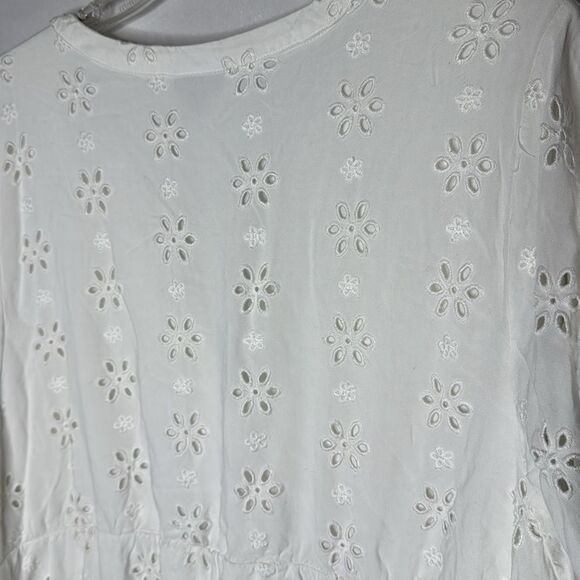 Torrid White Eyelet Babydoll Blouse. Size 3X. - Picture 9 of 11